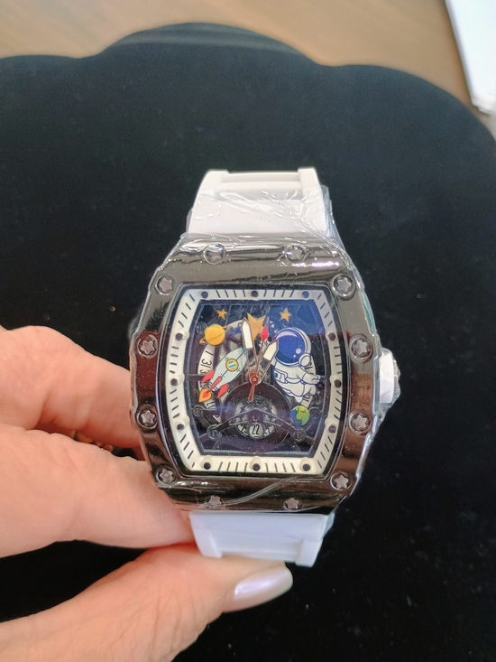 Accessories - White Space-Themed Casual Large Watch with Astronaut Dial